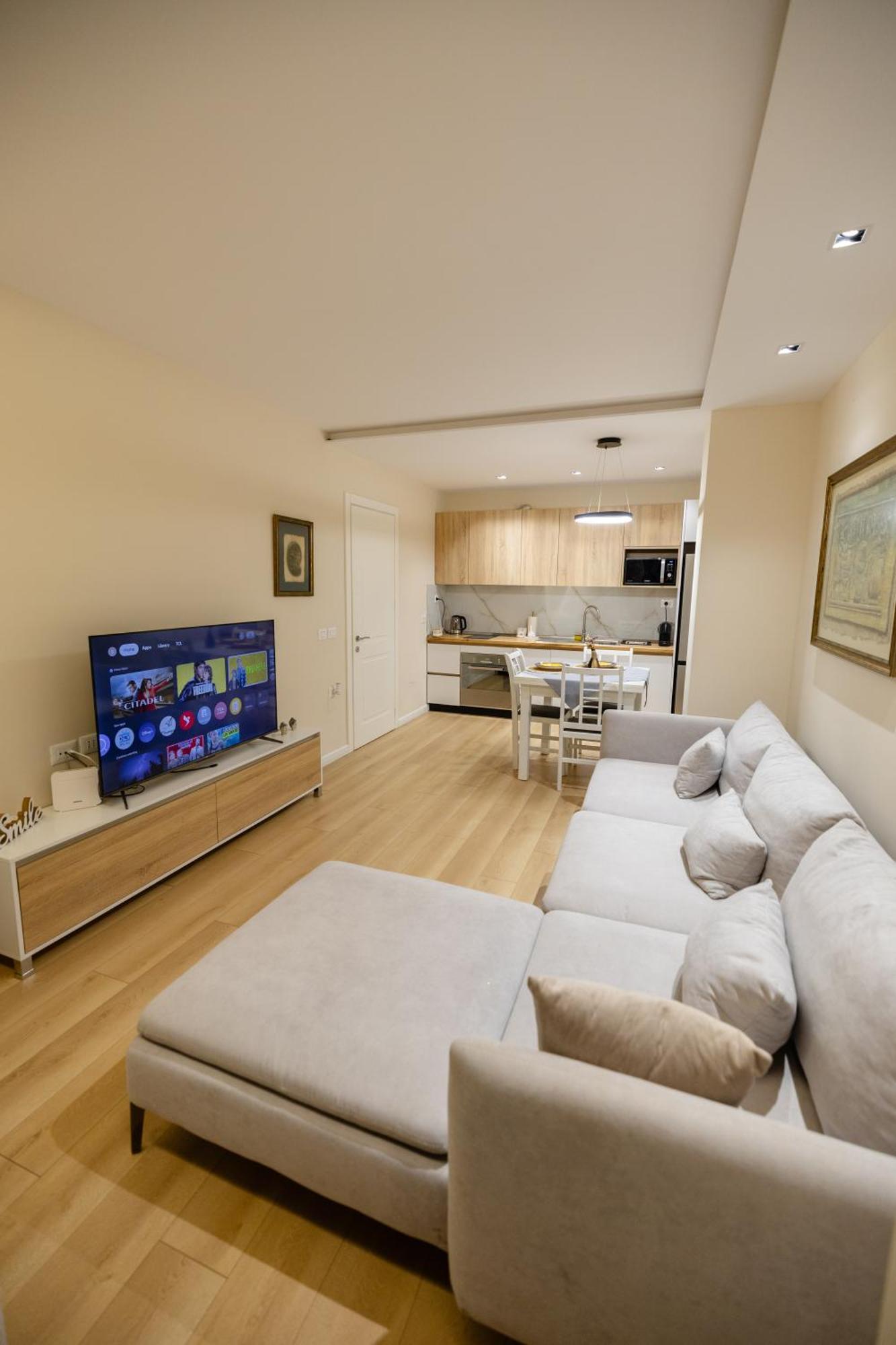 Luxury Center Observatori Apartment Tirana Exterior foto
