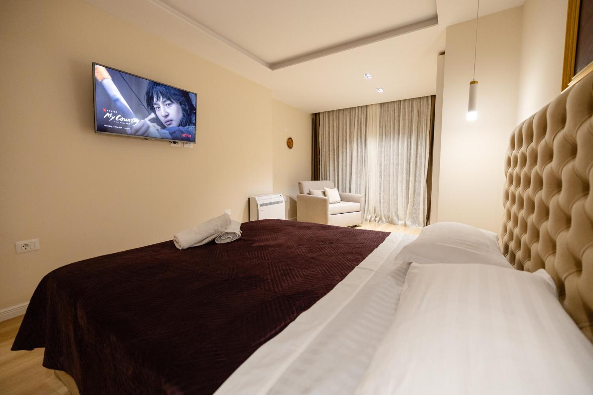 Luxury Center Observatori Apartment Tirana Exterior foto