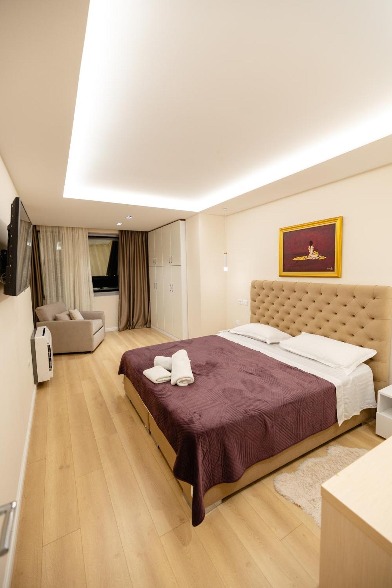 Luxury Center Observatori Apartment Tirana Exterior foto