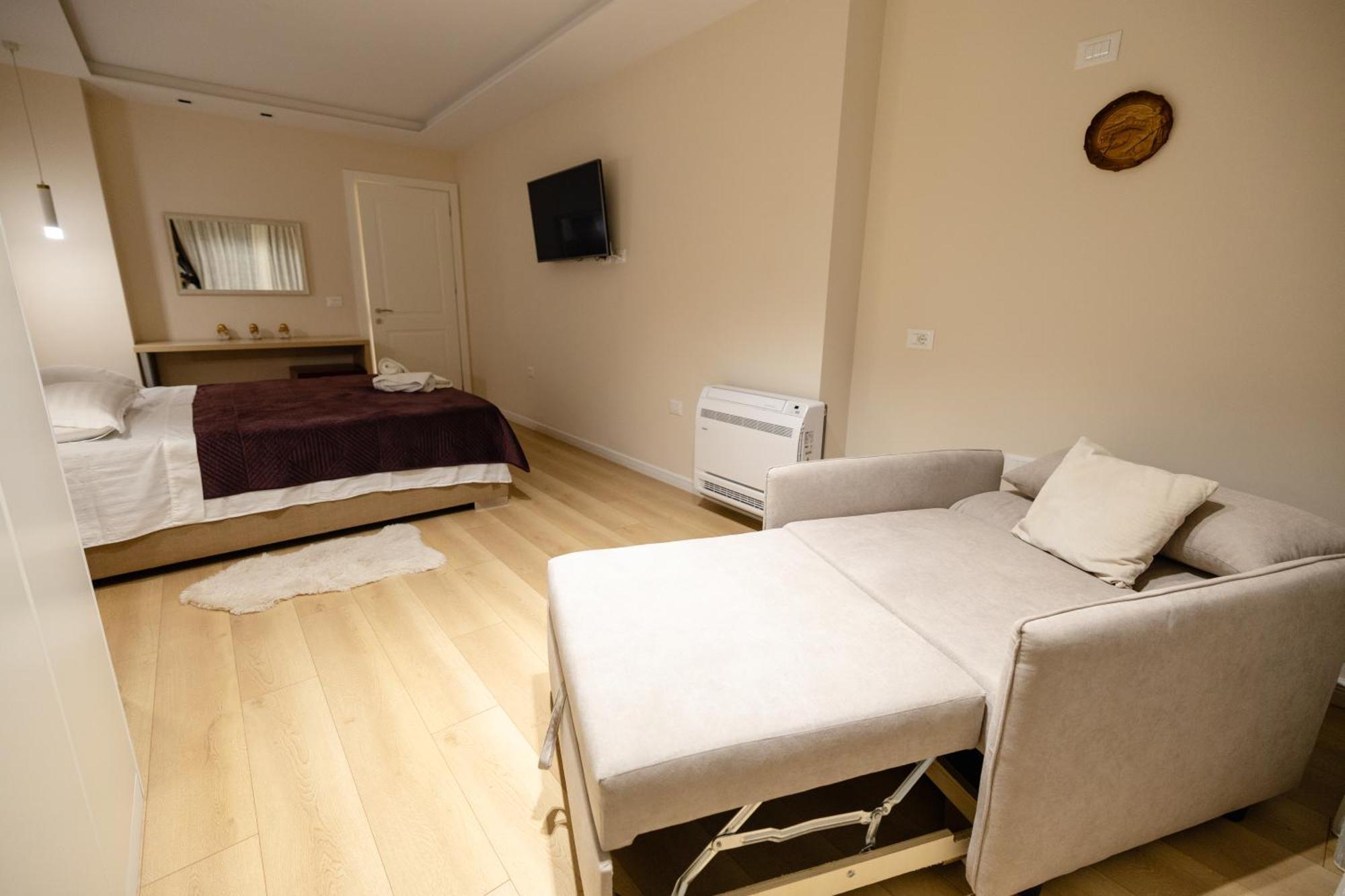 Luxury Center Observatori Apartment Tirana Exterior foto