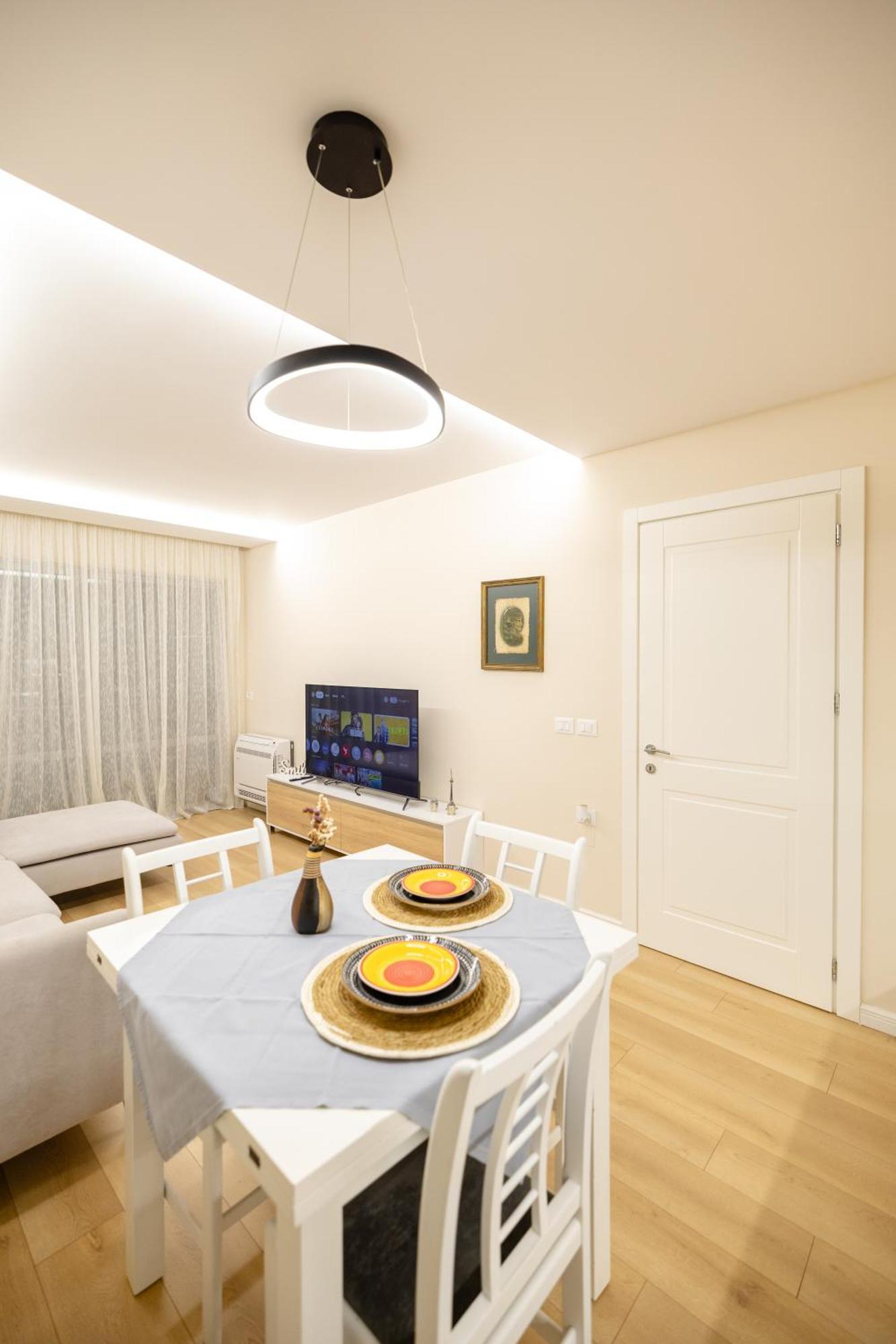Luxury Center Observatori Apartment Tirana Exterior foto