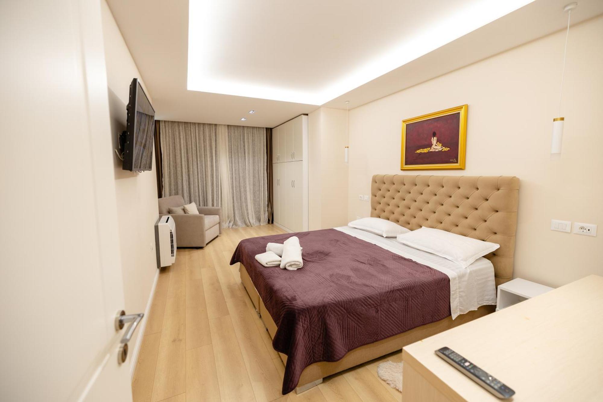 Luxury Center Observatori Apartment Tirana Exterior foto