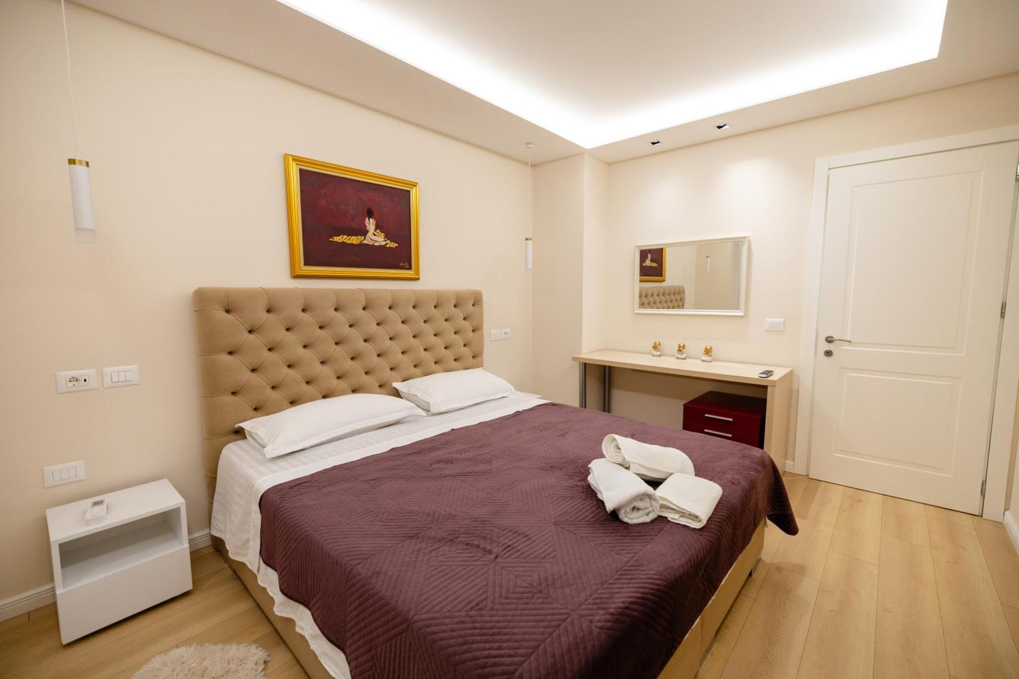 Luxury Center Observatori Apartment Tirana Exterior foto