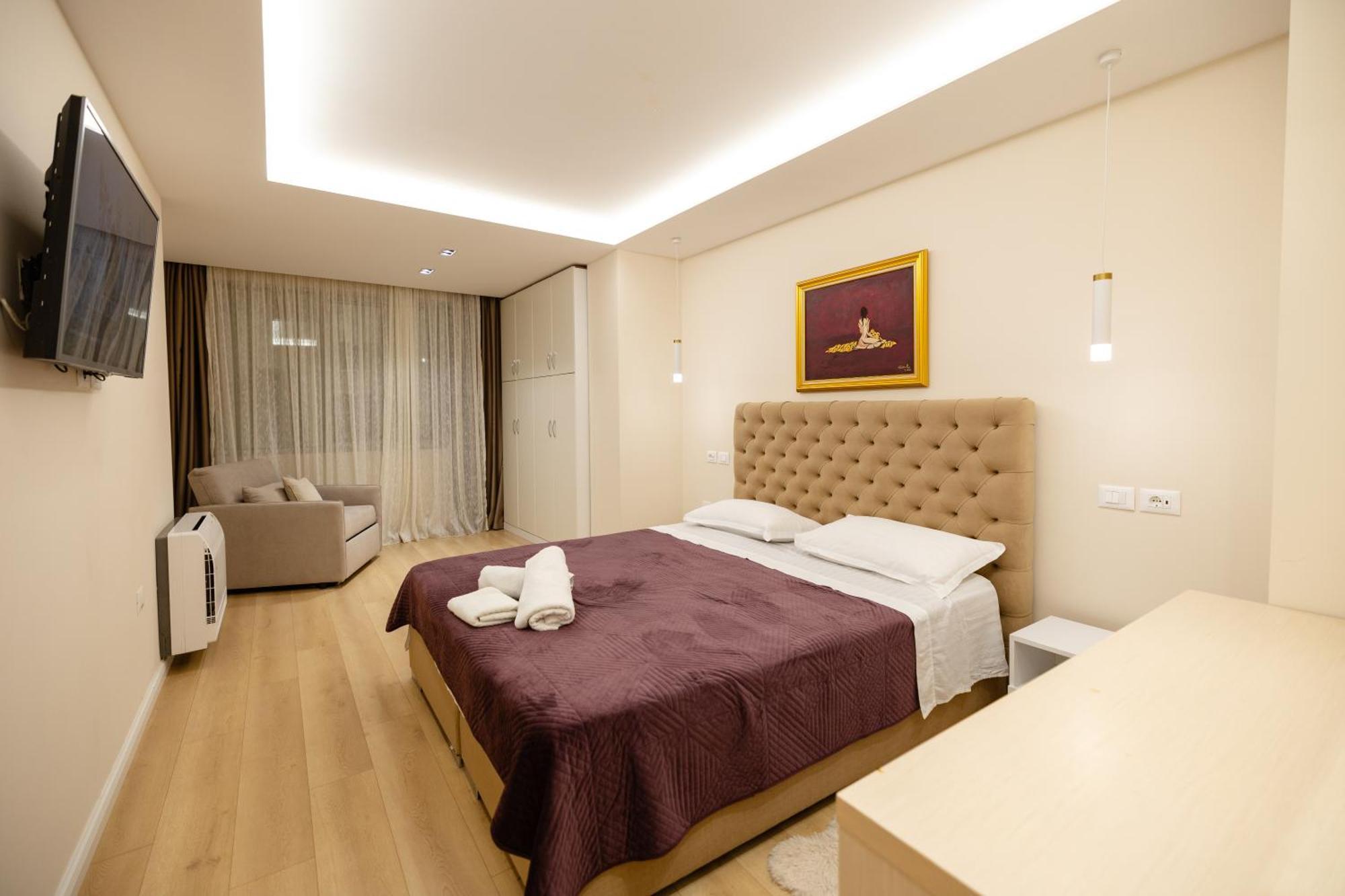 Luxury Center Observatori Apartment Tirana Exterior foto