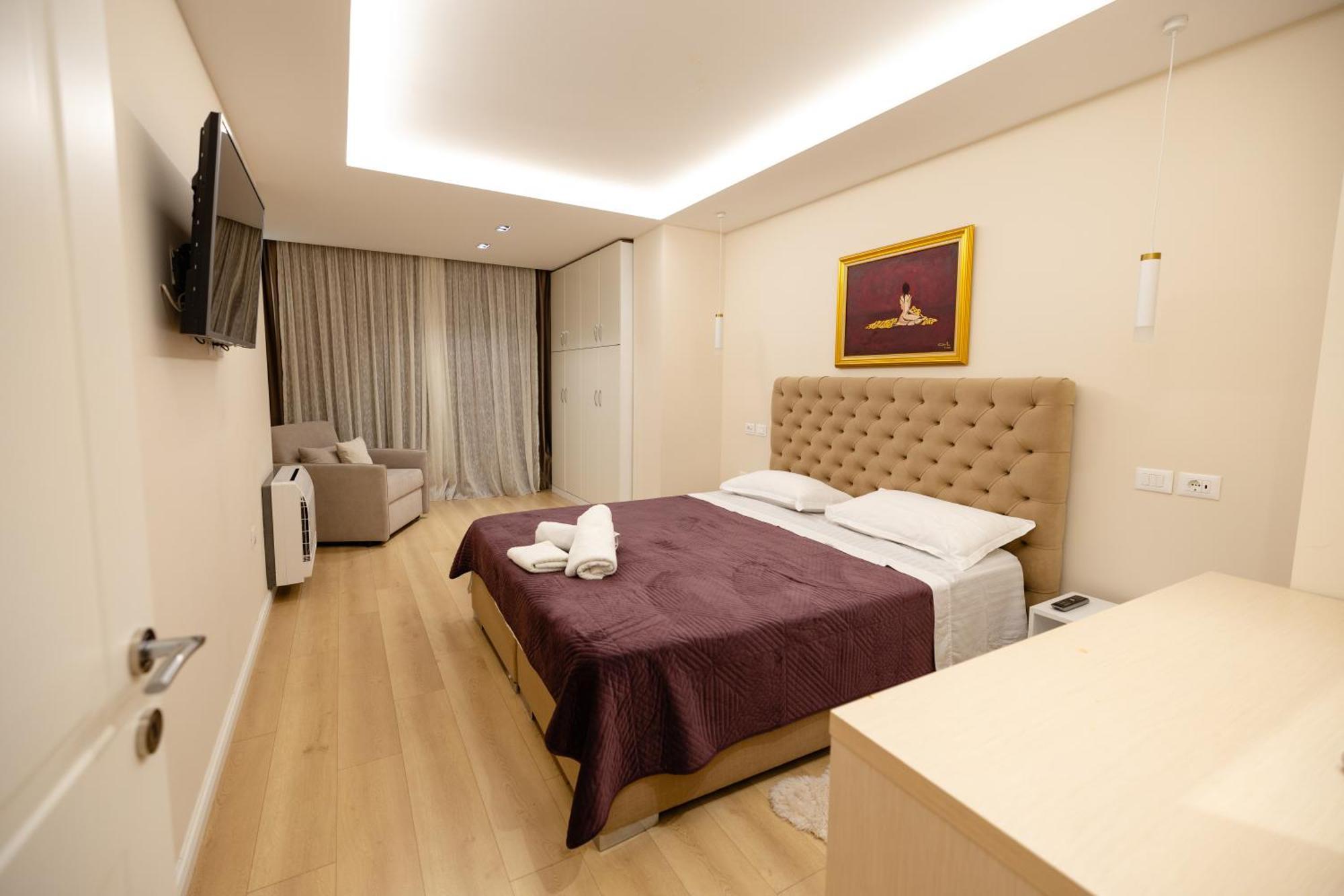 Luxury Center Observatori Apartment Tirana Exterior foto