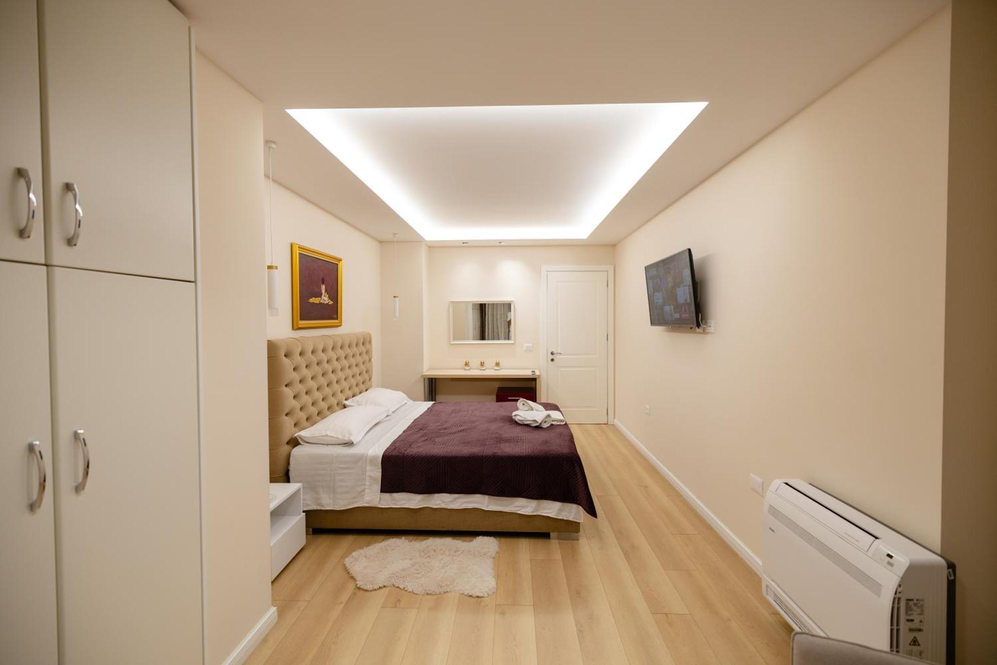 Luxury Center Observatori Apartment Tirana Exterior foto