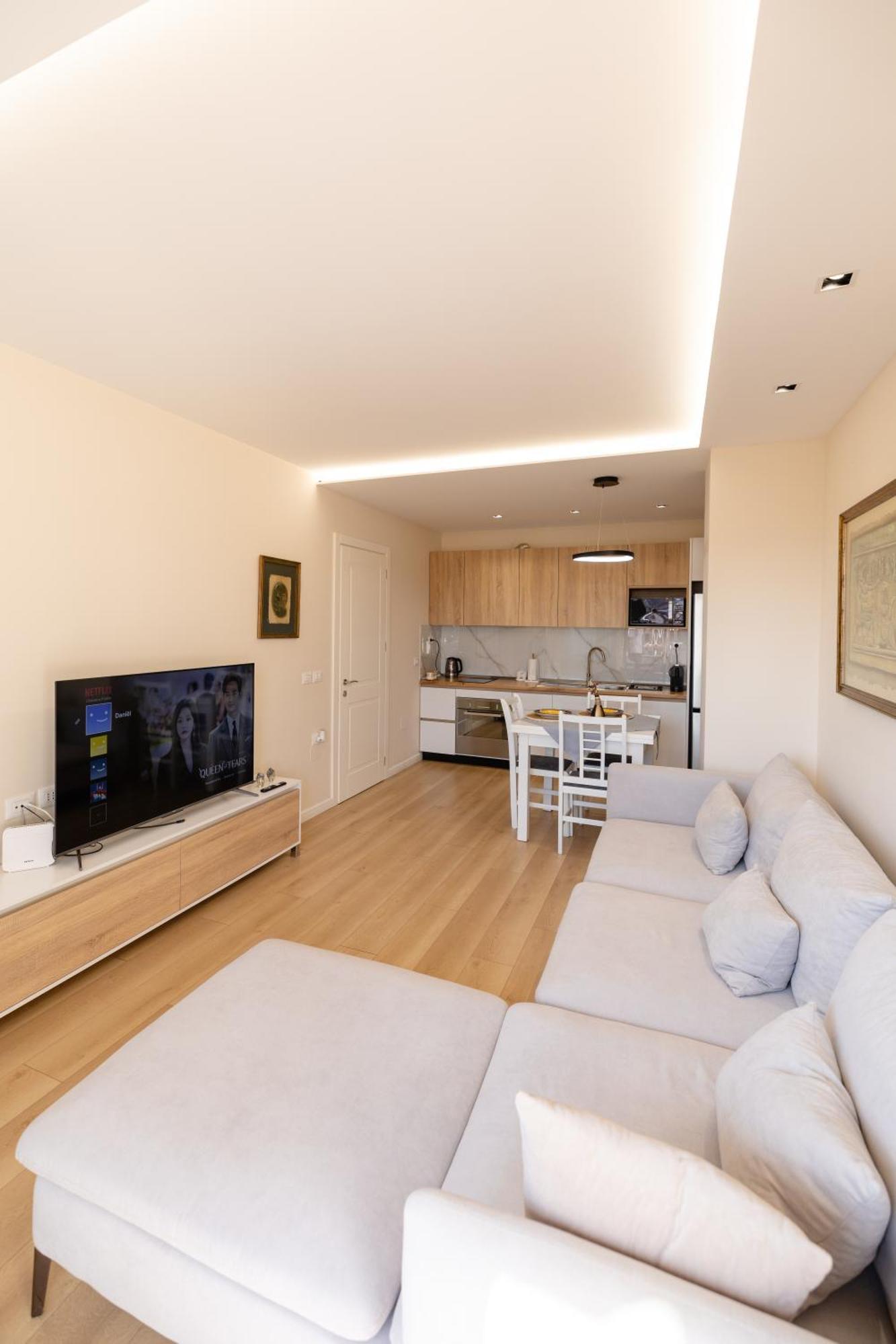 Luxury Center Observatori Apartment Tirana Exterior foto