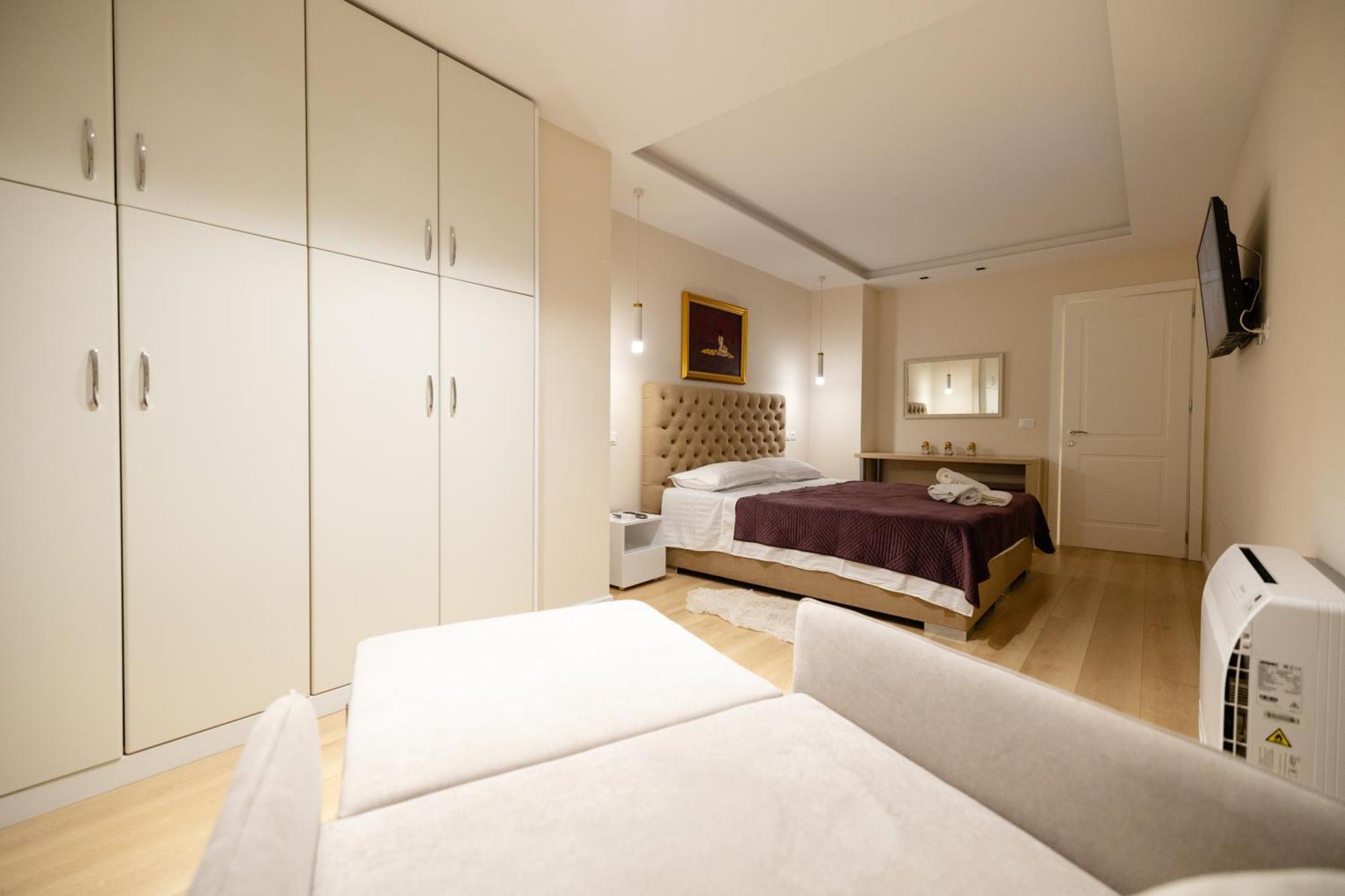 Luxury Center Observatori Apartment Tirana Exterior foto